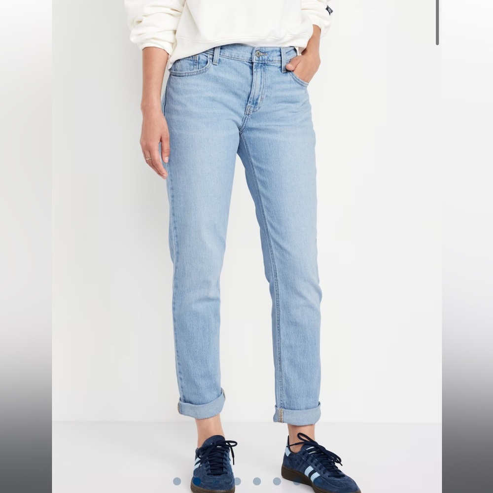 SOLD - Mid-Rise Boyfriend Slouchy Straight-legged Jeans